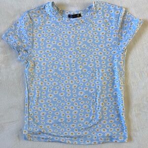 4/$15 Splash Daisy Flower Top Size M